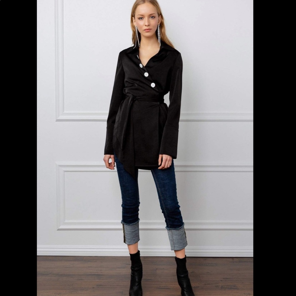 J.ing US Black Long-Sleeve Tunic Top